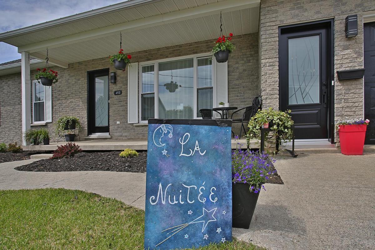 Gite La Nuitee Coaticook Exteriör bild